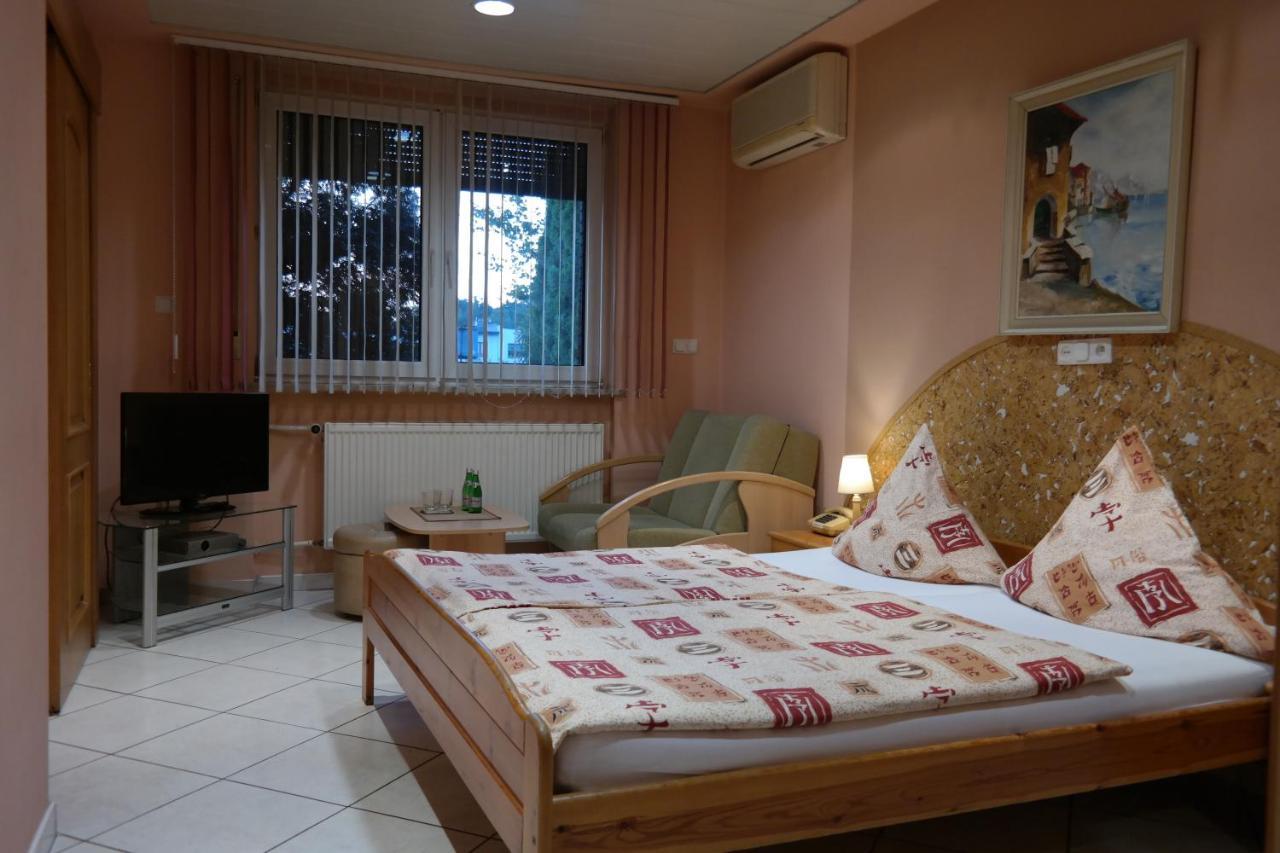 Villamirage Tarnowskie Gory Ngoại thất bức ảnh
