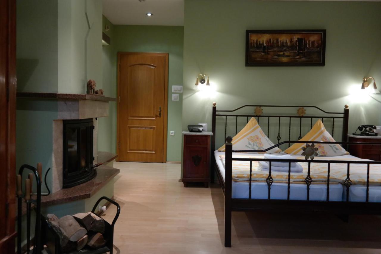Villamirage Tarnowskie Gory Ngoại thất bức ảnh